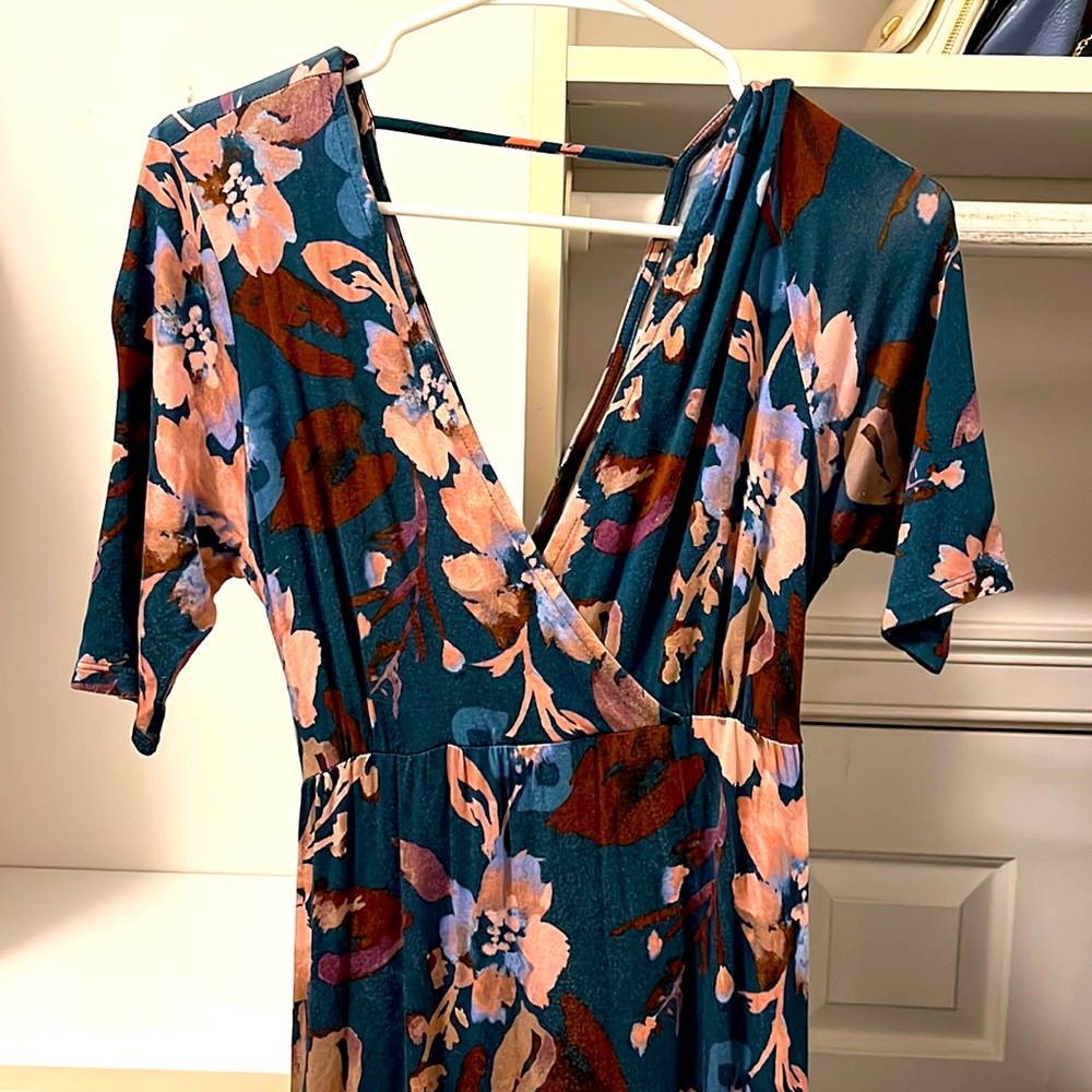Jessica Simpson wrap maternity/nursing dress, size Medium